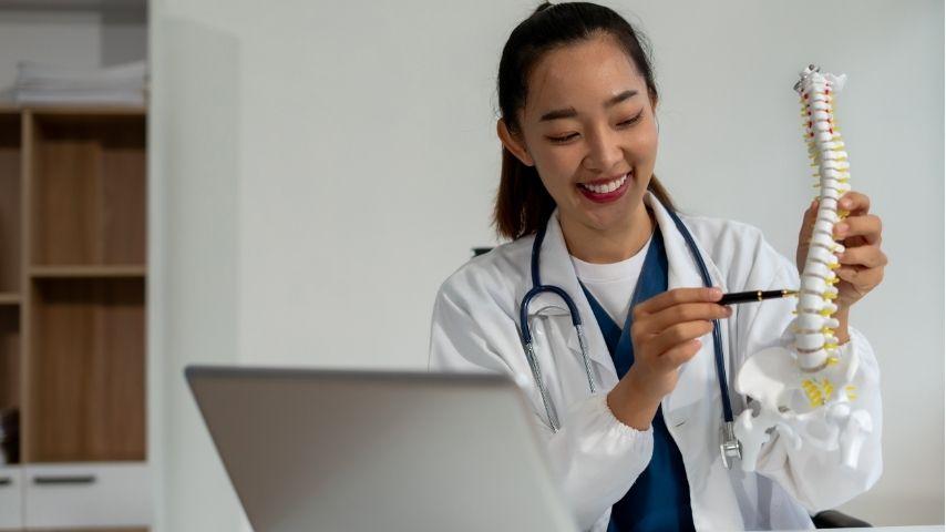 How to Choose a Good Spine Surgeon for Endoscopic Surgery &mdash; Questions to Ask Before Booking the Operation