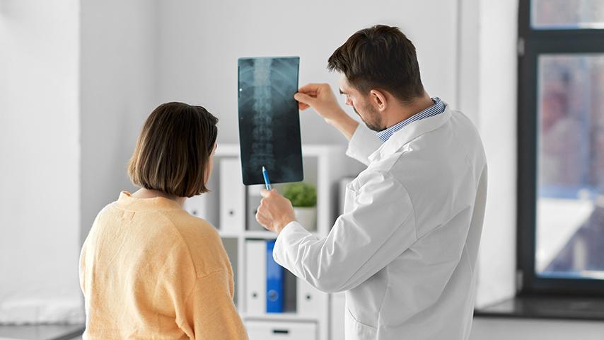 Questions-to-Ask-Your-Spine-Surgeon-Before-Committing-to-Reconstruction-Surgery