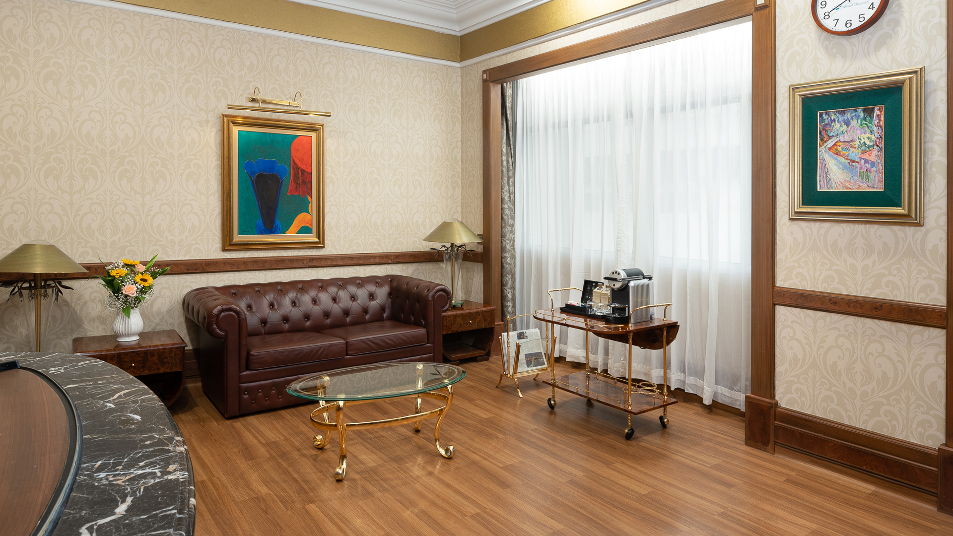Stylish living area with plenty of room for visitors.