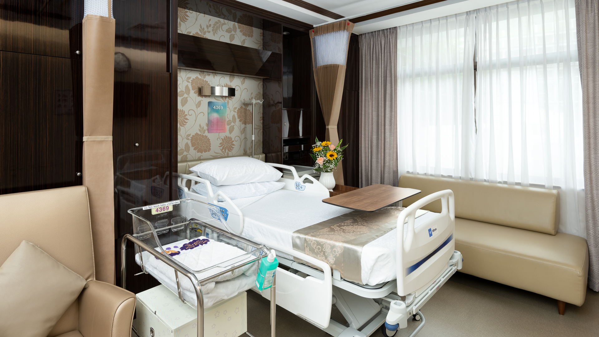 Warm and inviting ambience in the Mount Elizabeth Hospital's Daffodil Suite