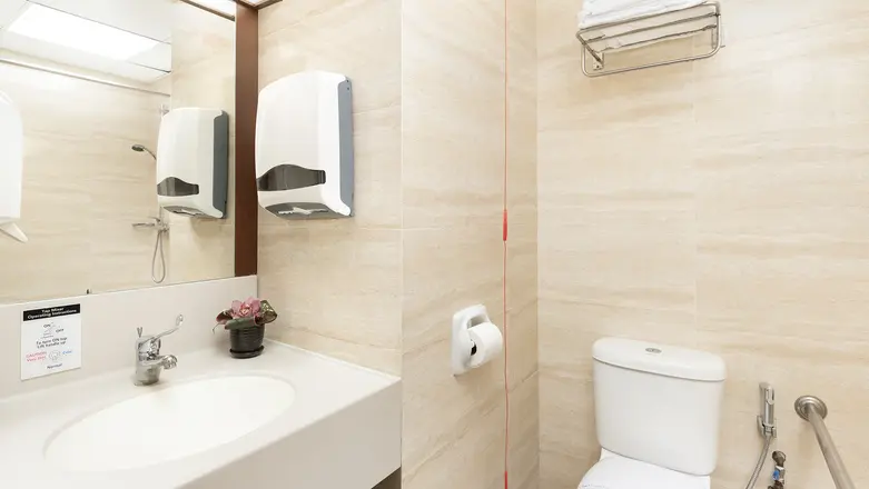 Bathroom with premium bath amenities