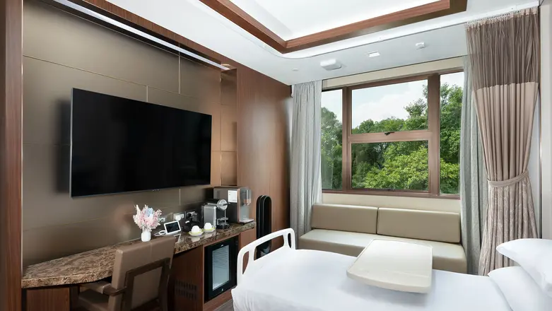 Experience luxurious comfort in our elegant Ardmore, Botanic and Cluny Suites