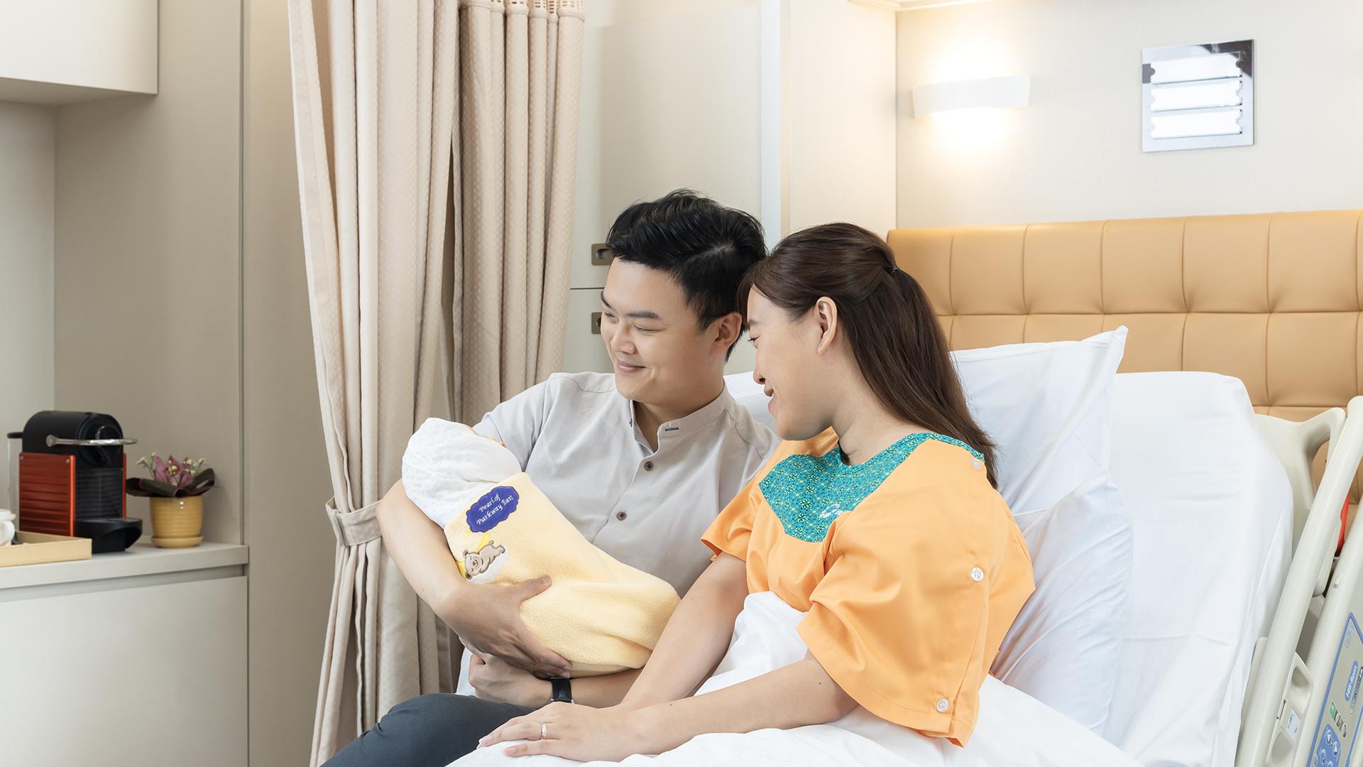 Start your parenthood journey with Parkway East Hospital