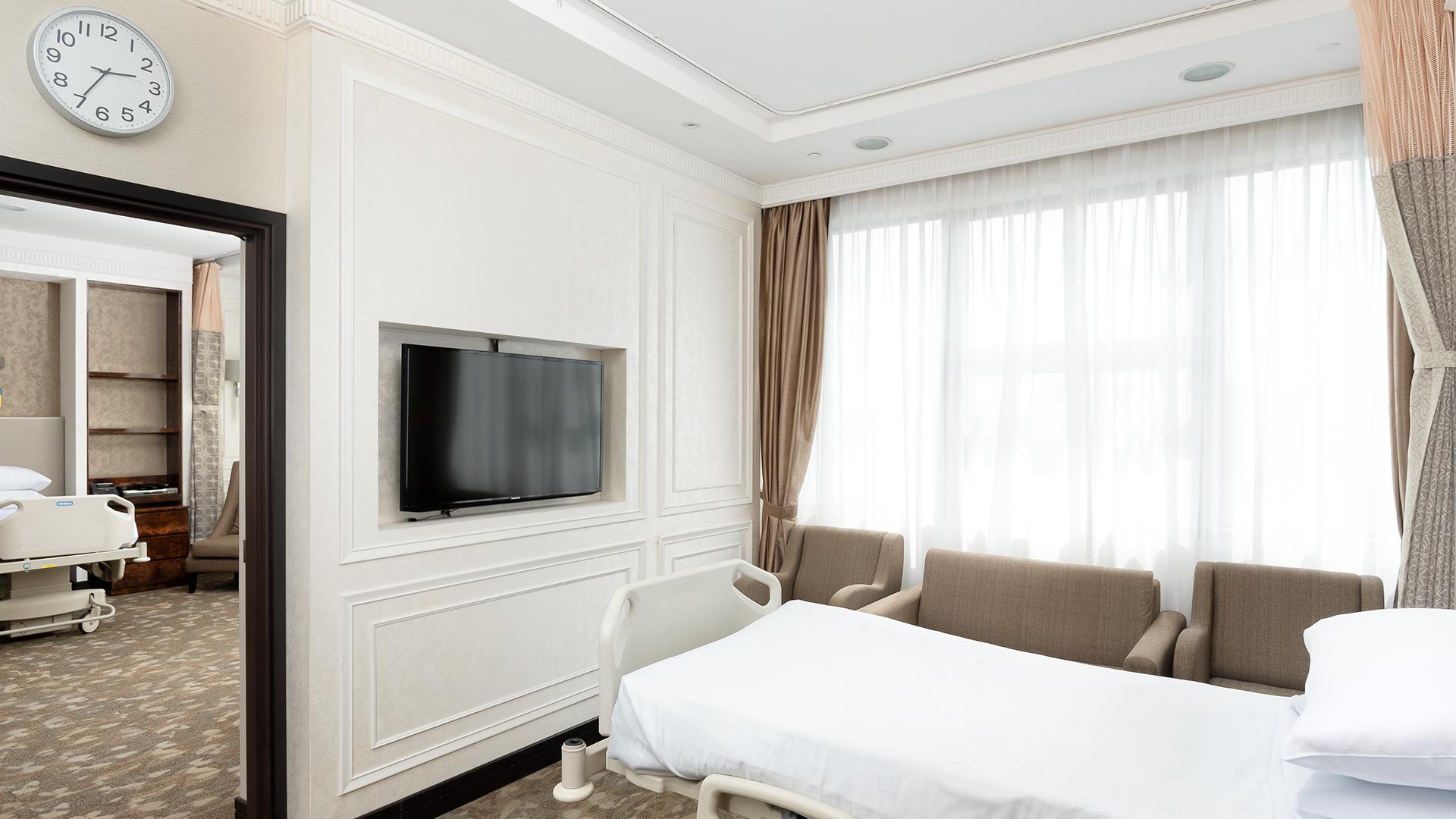 Adjoining guest room for your companion or family member