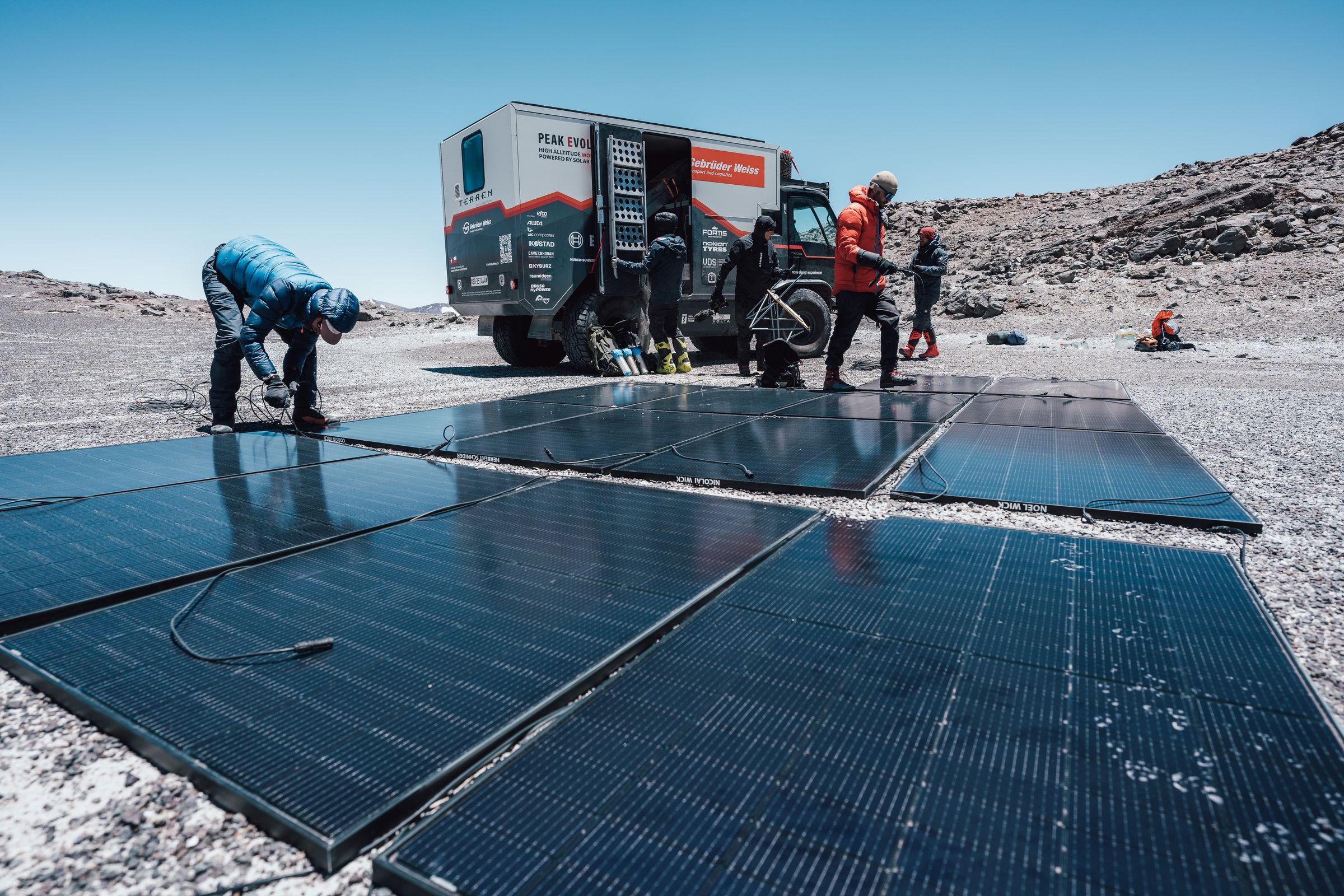 TERREN team setting up the solar power plant at base camp