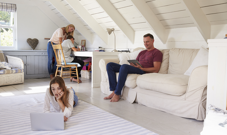 HS COM Home office RF video overlay