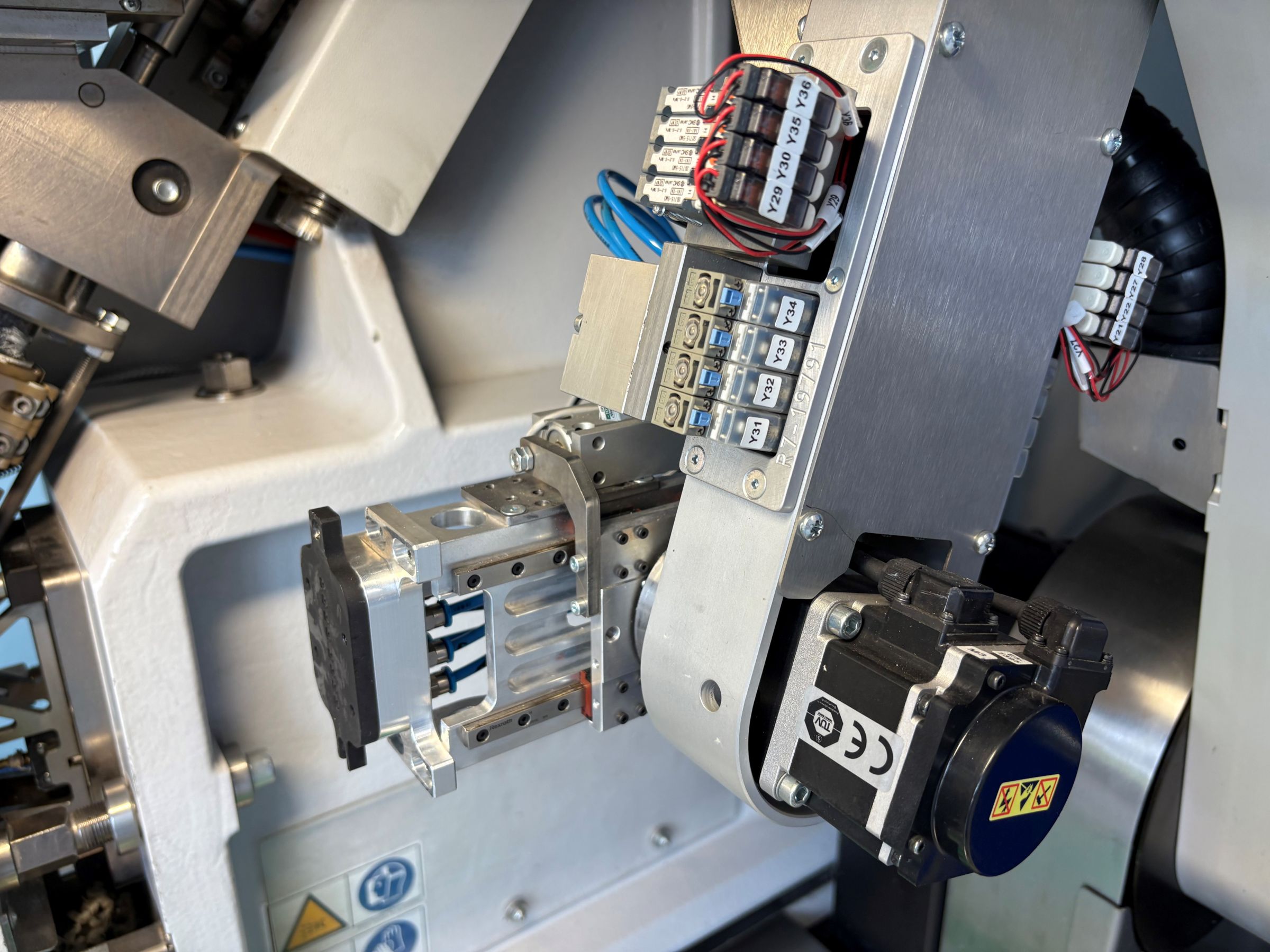 HS Part removal robot