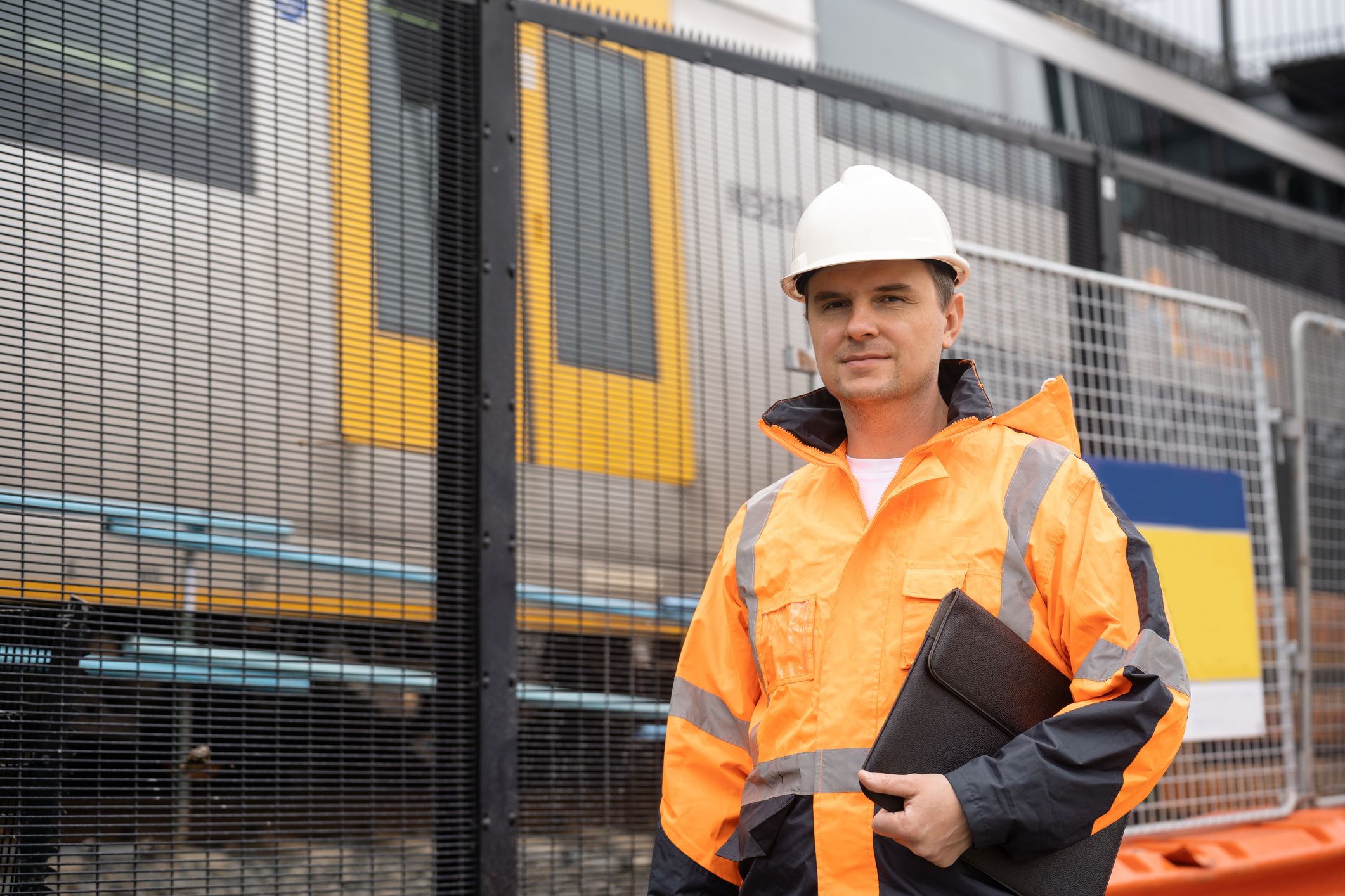 Male railway worker 1367449765