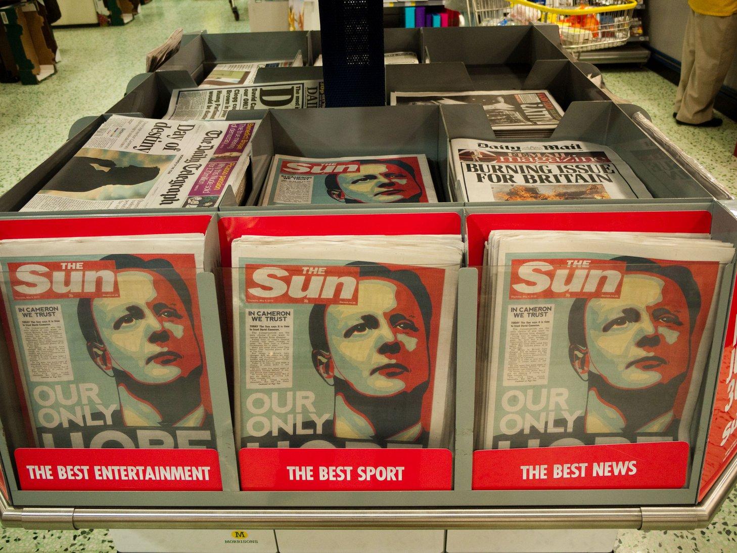 BR4203 The Sun newspaper headline backing David Cameron on the day of the general election in Britain 2010