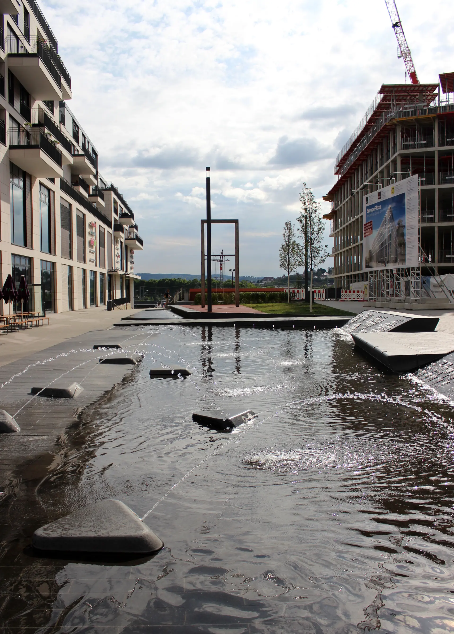 Photgraph (side-view) of the Mailänder Platz in Stuttgart, Germany