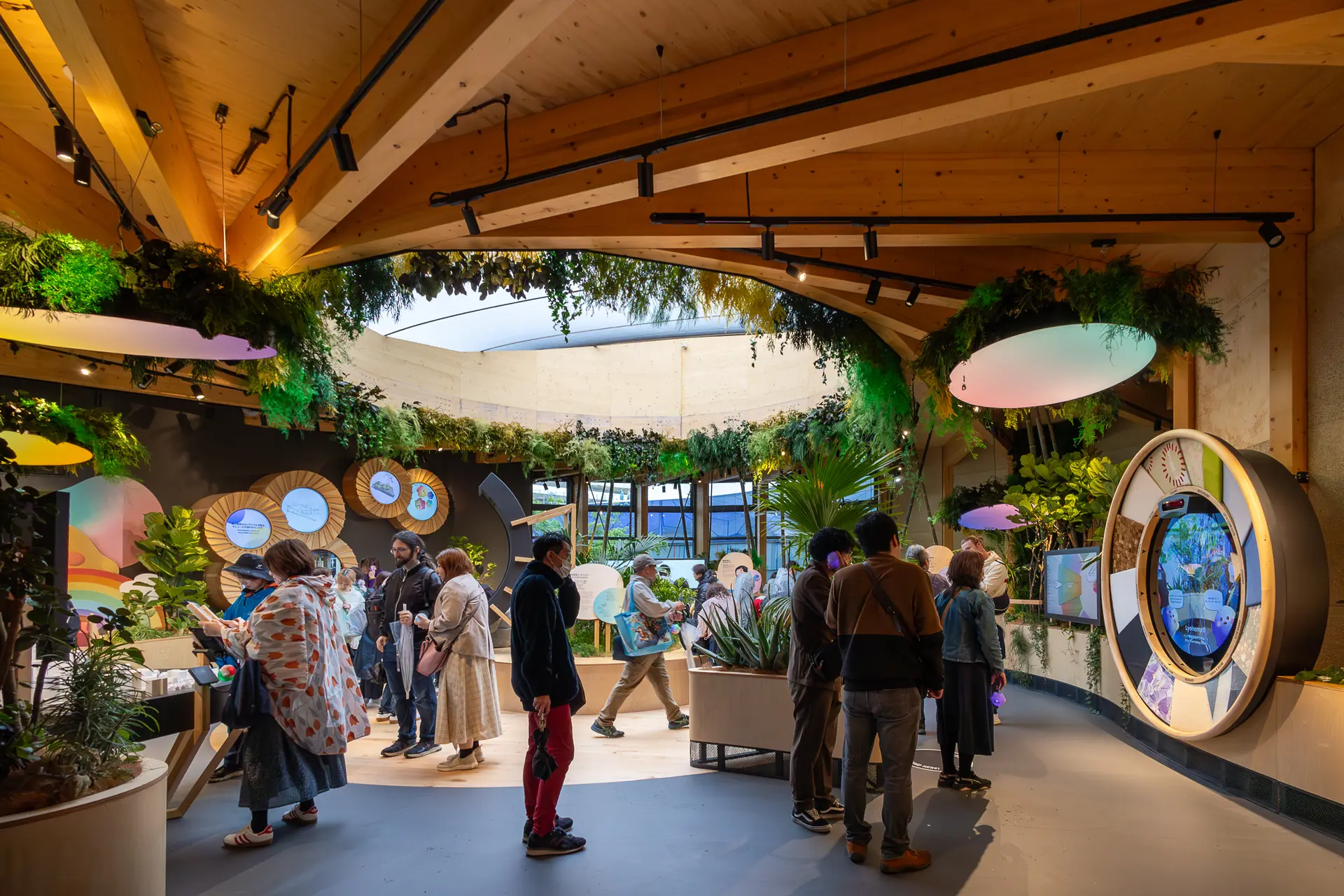Pavilion interior view day,  Test Day, Biosphere, Circular Living, Circular Economy, Circular Me, Architecture, , Restaurant, Queue, Lounge, Cultural Stage, Garden, Info counter,
Federal State Stations,
Exhibit