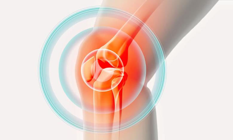 Runner's Knee refers to pain located in the front of the knee around the kneecap.