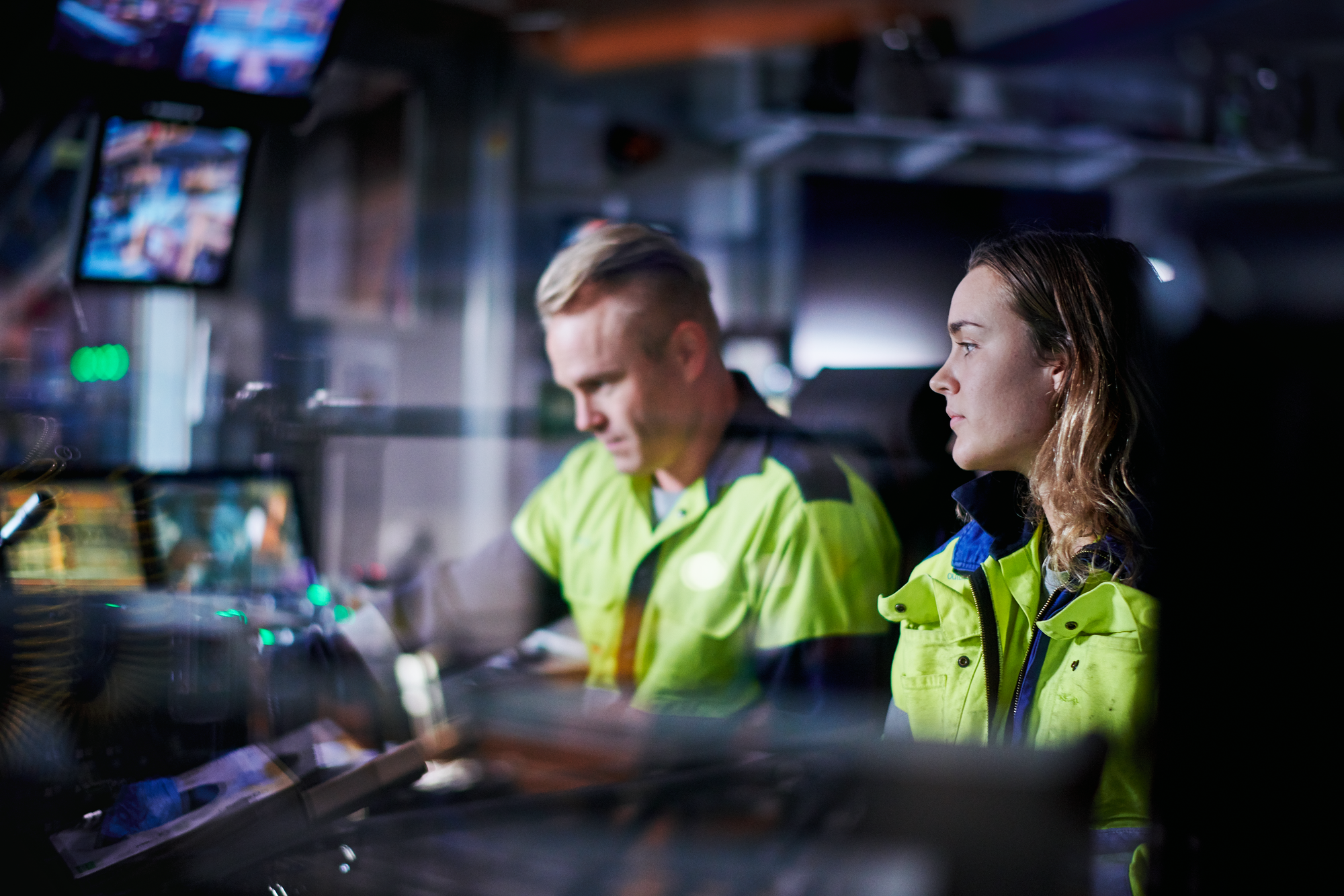 Avesta employees in controlling room