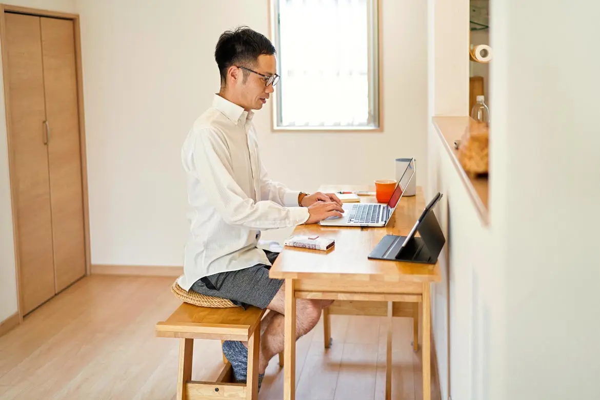 Sit Right, Work Better – A Guide to Proper Posture