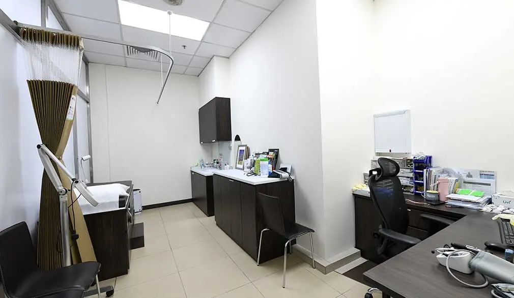 Parkway Shenton Medical Clinic, Esplanade MRT, Consultation Room