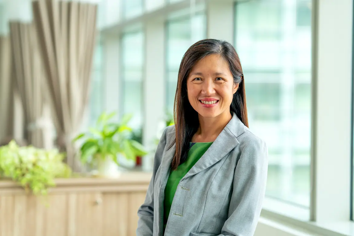 Dr Lynette Ngo, Ahli Onkologi Medis 
