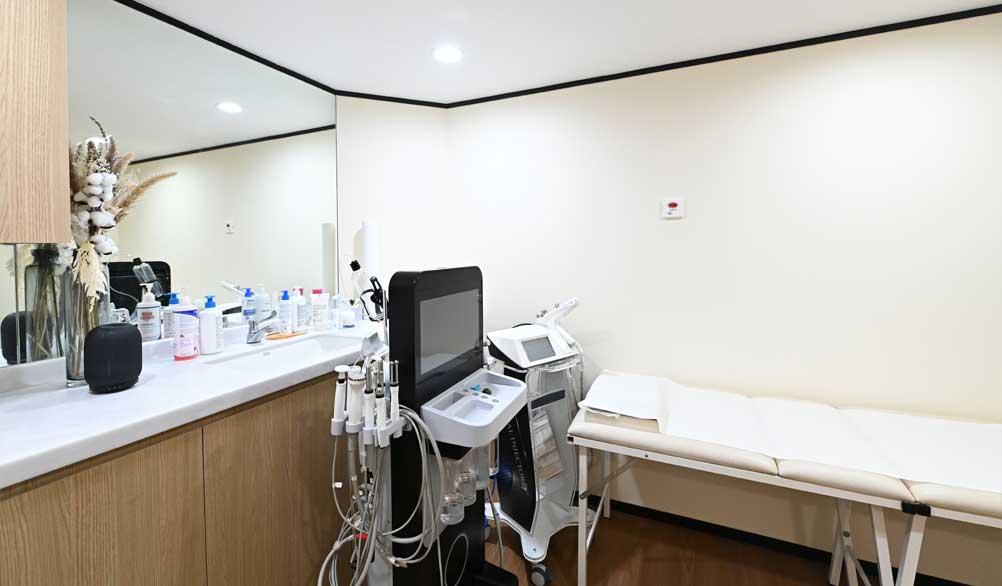 Parkway Medical Aesthetics Treatment Room