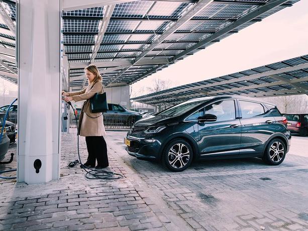 Carport elektrisch laden