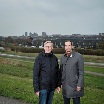 Twee mannen voor een wijk