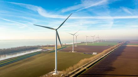 Windmolens vanuit de lucht gefotografeerd
