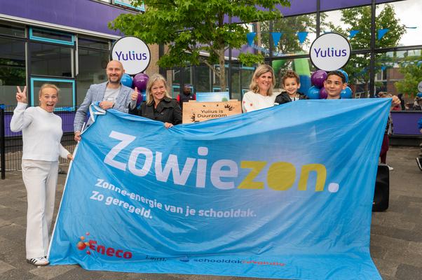 100ste Zowiezon-zonnedak op Lombardia in Rotterdam