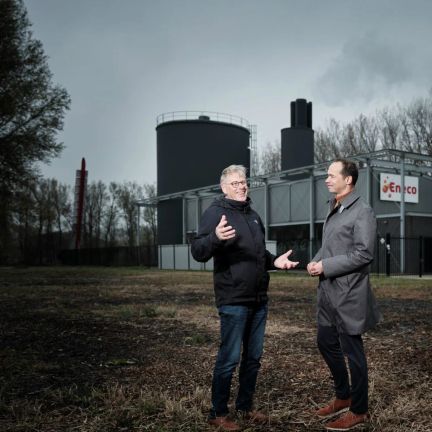 Twee mannen in gesprek