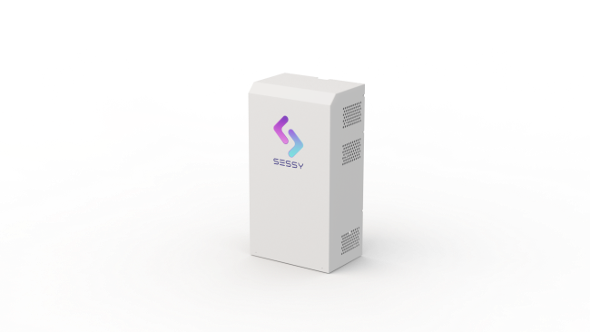 productfoto van een witte 10 kwh Sessy thuisbatterij met het Sessy logo erop