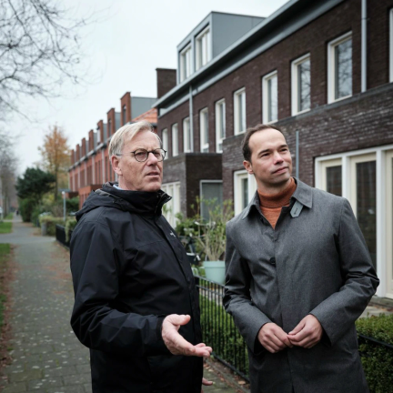 Twee mannen in gesprek