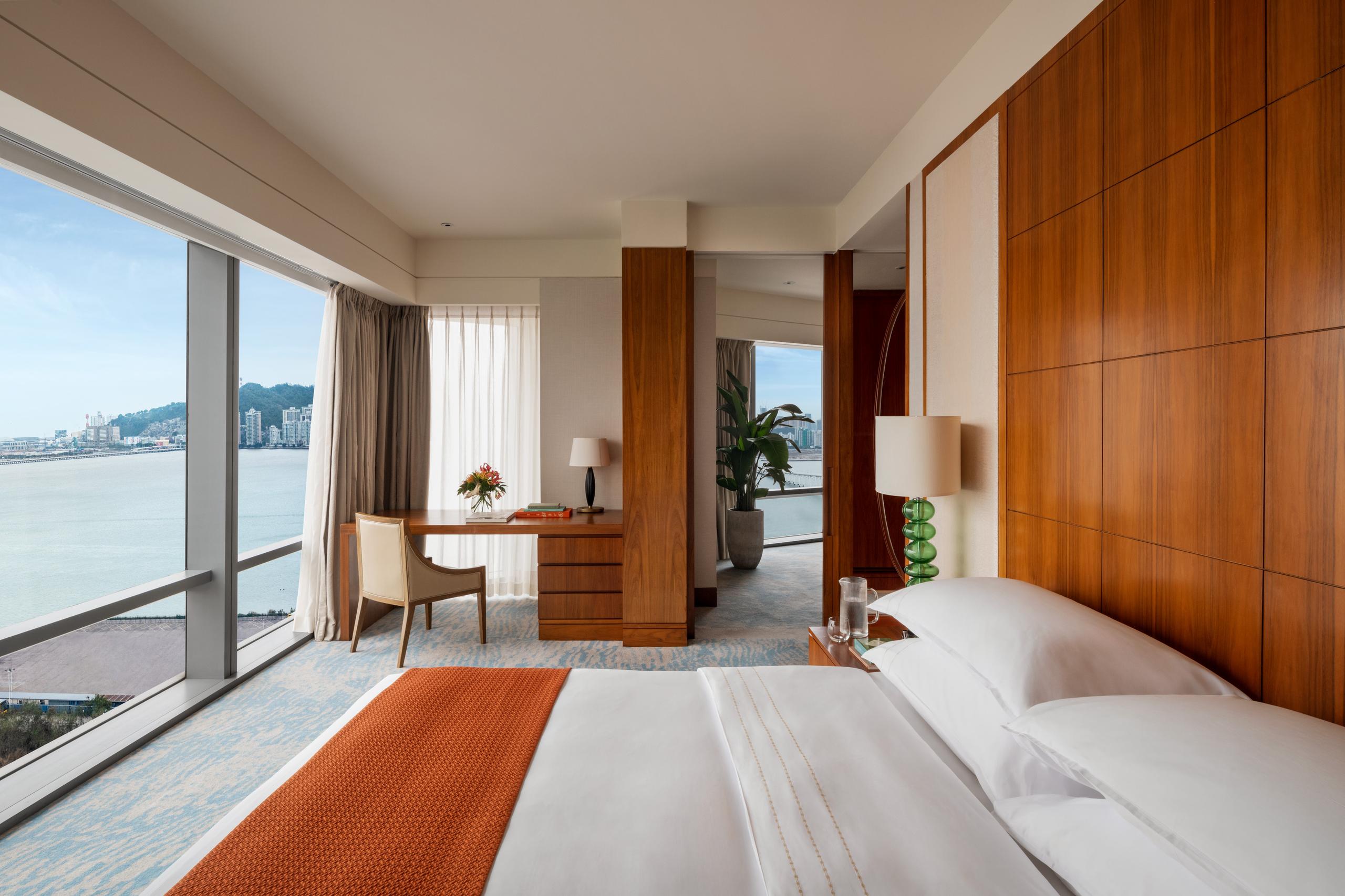 Waterfront Suite - 1 King