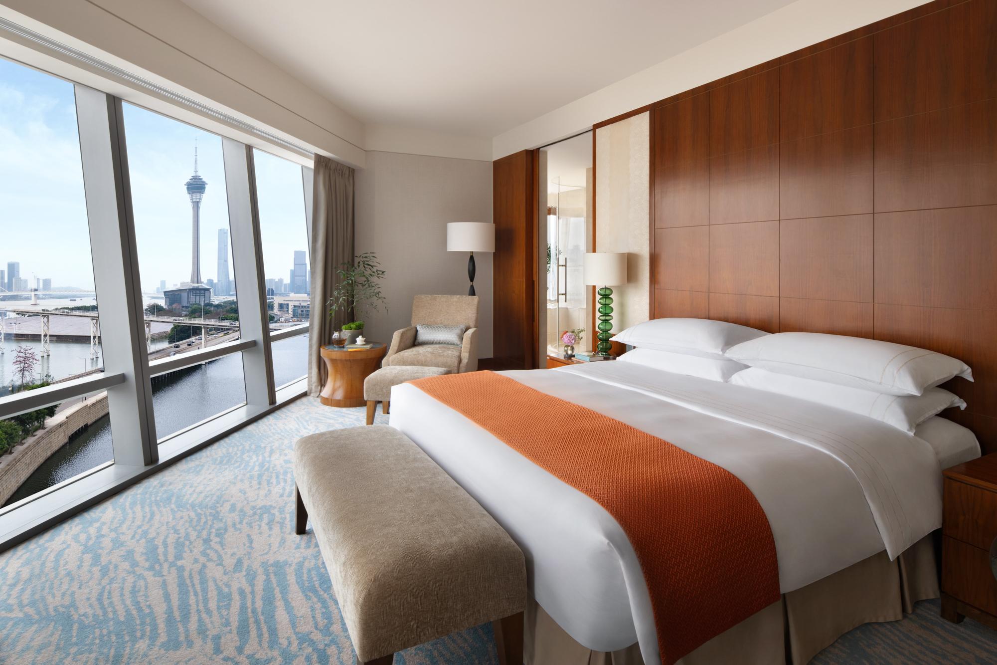 Mandarin Premier View Room - 1 King