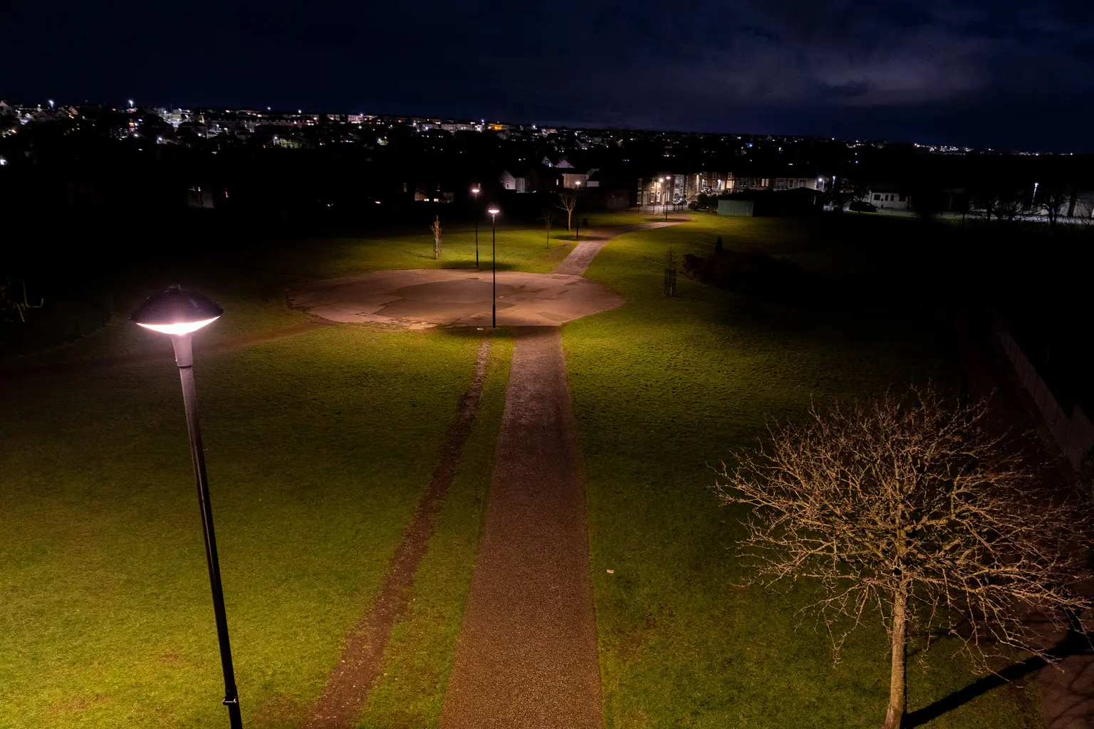 Lanterna testapalo versatile Plurio di Thorn Lighting