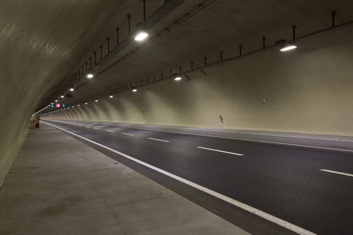 Eurasia Tunnel con illuminazione GTLED Pro di Thorn Lighting