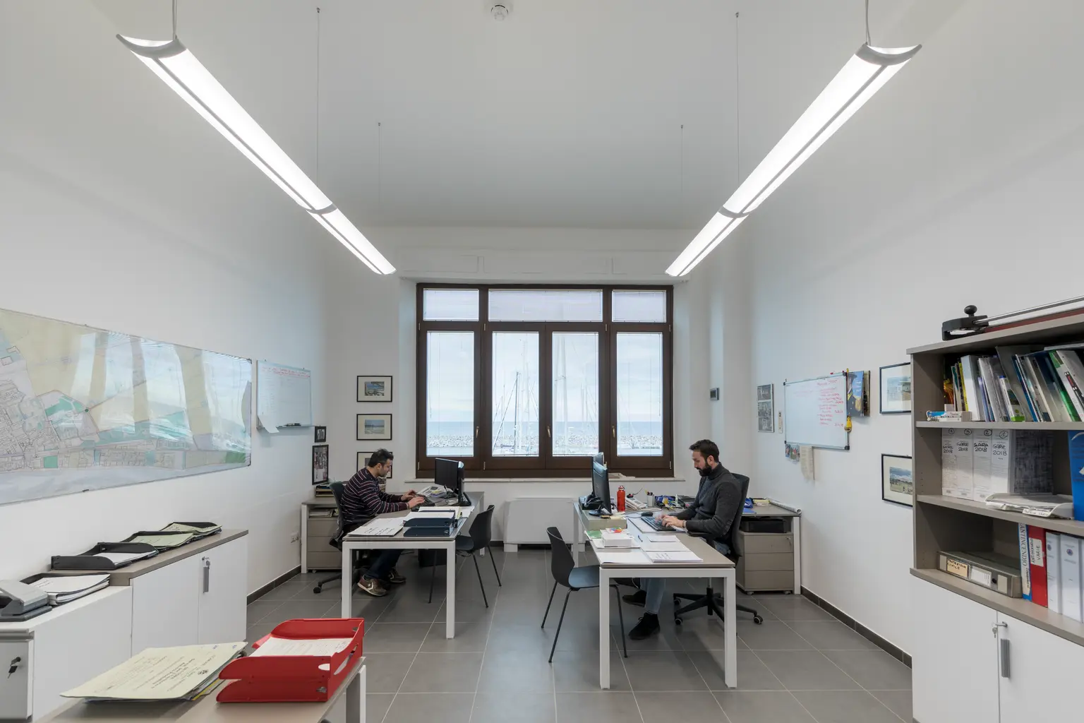 Soluzione di illuminazione lineare IQ Wave SP di Thorn Lighting