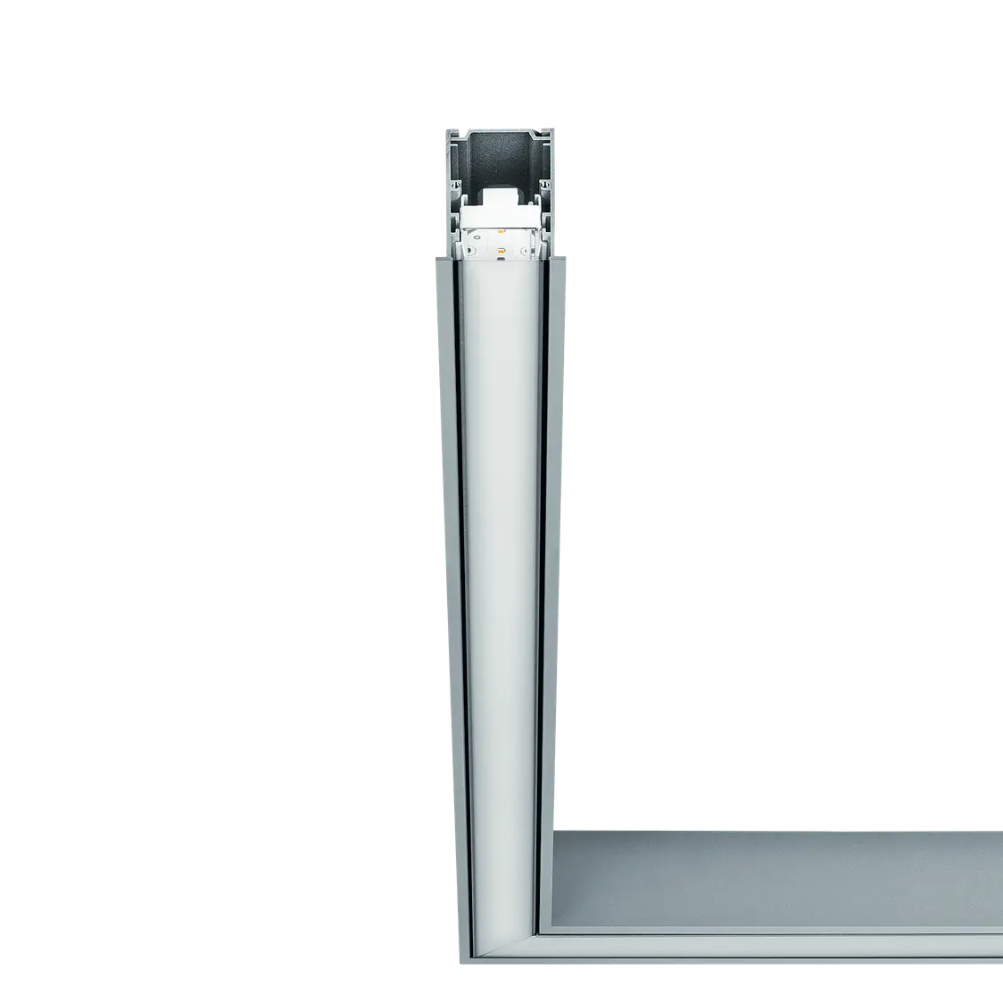 SLOTLIGHT infinity slim presentato in un ufficio moderno, installato a filo del soffitto per un'illuminazione uniforme e continua.