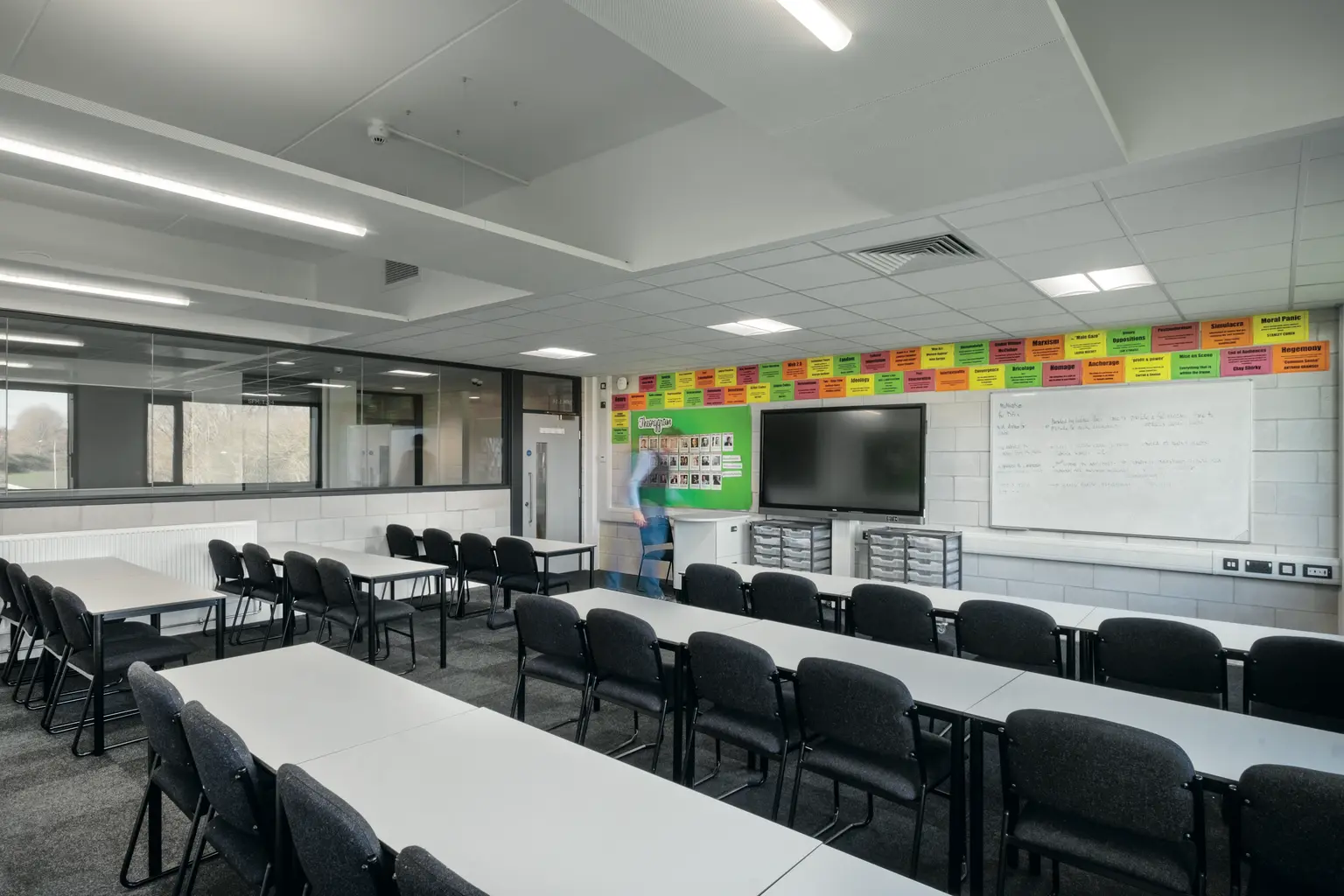 Illuminazione della Kettering Science Academy realizzata da Thorn.