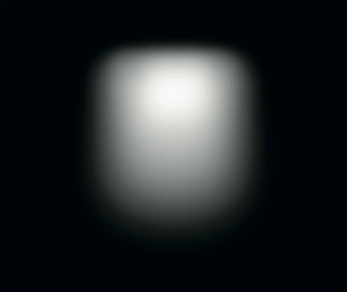 Das INTRO LC Beleuchtungssystem erhellt eine Bar mit schwarzer Decke und leuchtend blauer Wanddekoration, die Raumfahrtmotive zeigt.