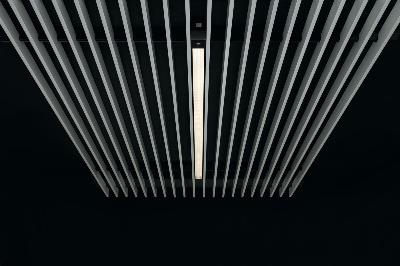SUPERSYSTEM Inline Office Lighting - ZUMTOBEL