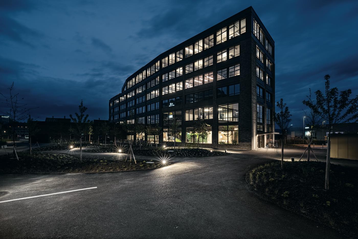 Raze Bollard | Thorn Lighting