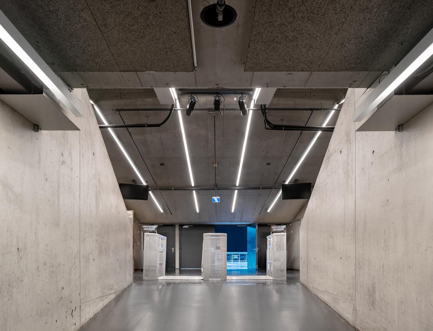 SLOTLIGHT Replacement | LED retrofitting for continuous-row lighting