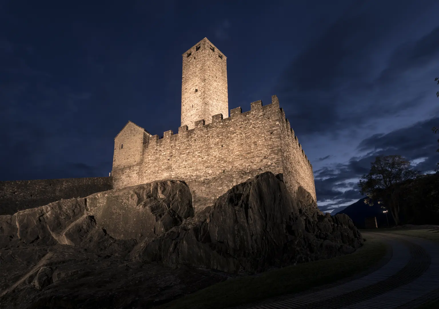 Proiettore Contrast di Thorn Lighting utilizzato alla Fortezza di Bellinzona 