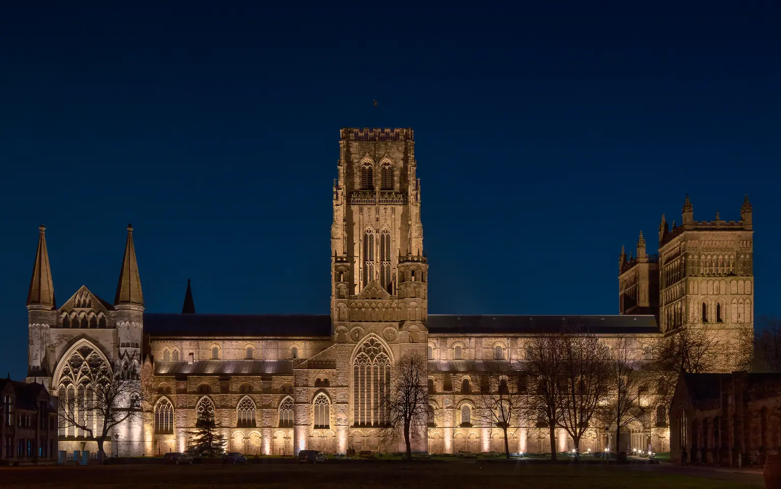 La Cattedrale di Durham illuminata di notte da Contrast di Thorn