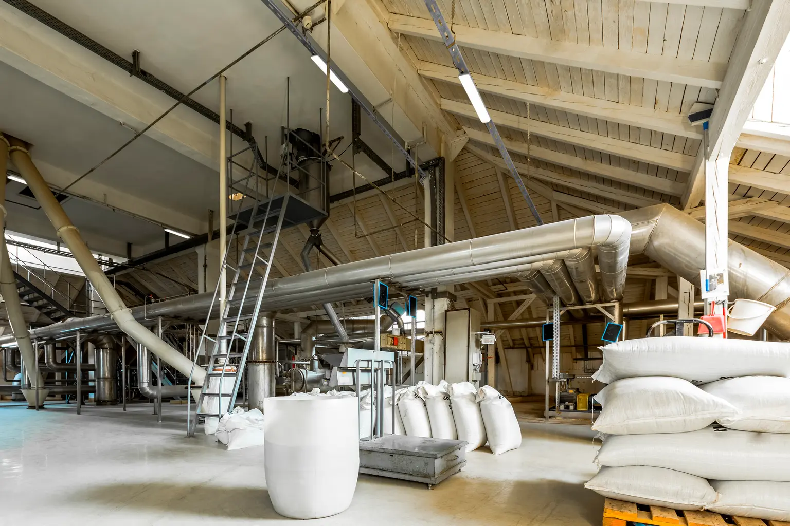 Apparecchio illuminotecnico Xetaro certificato ATEX di Thorn Lighting per ambienti pericolosi con gas e polvere