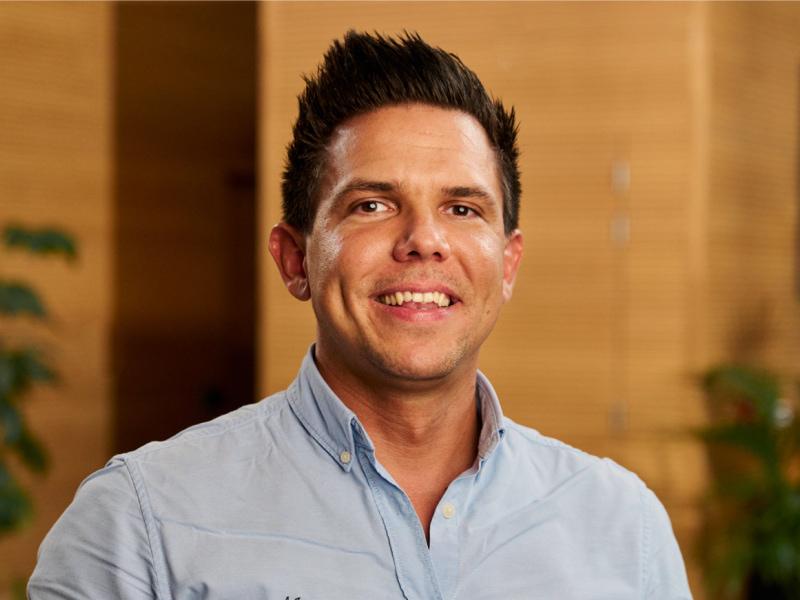 20230306-HR-Adyen_people-Robert_Sarkadi-Photography-800x600
