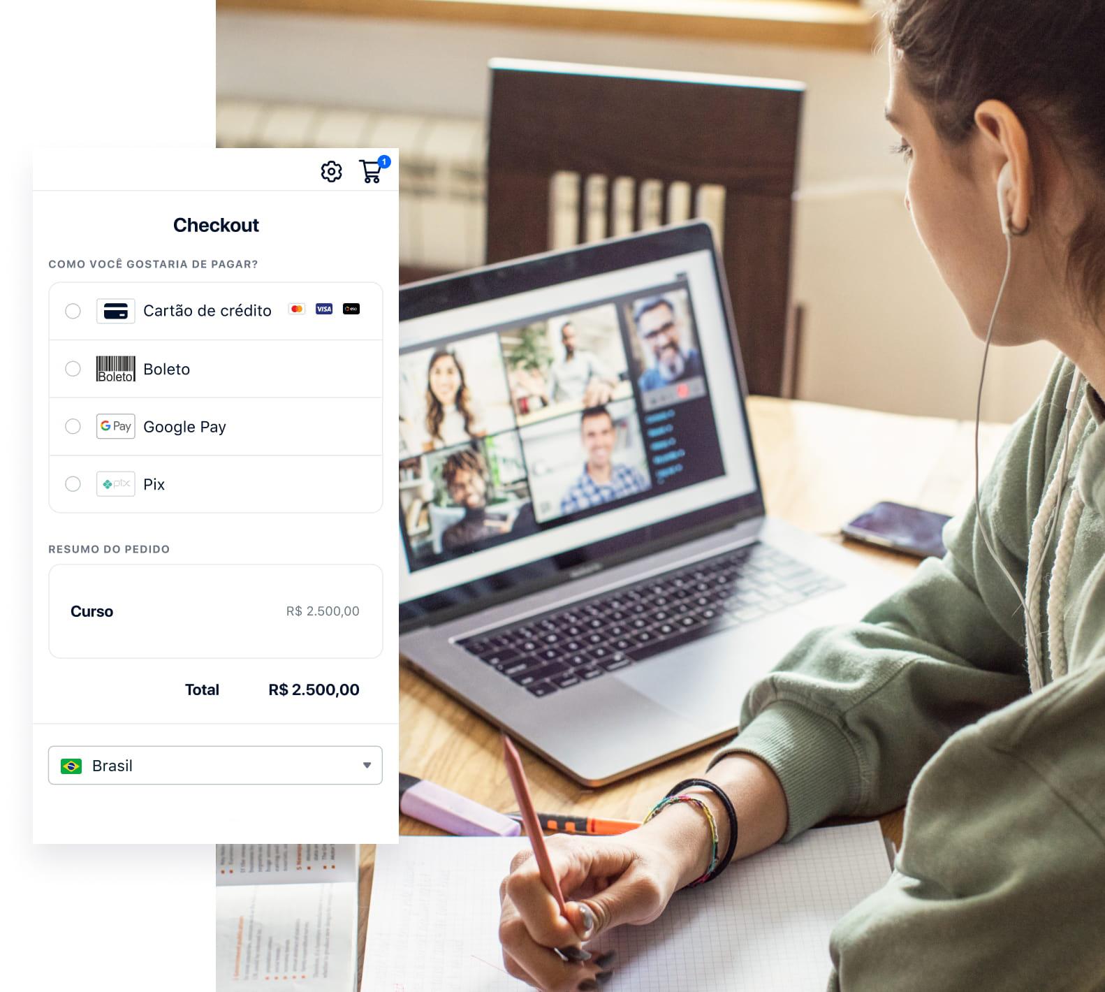Persona que utiliza un portátil con una pantalla de pago de Adyen que muestra opciones de pago.