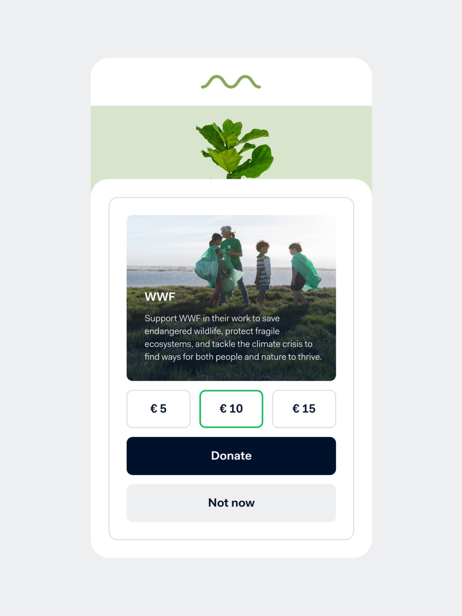 WWF donation interface with options for 5, 10, or 15 euros, focusing on wildlife and climate issues.