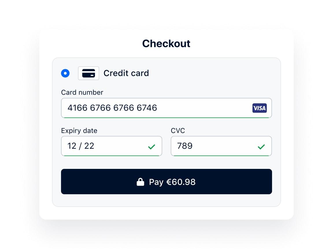 Interfaccia di pagamento Adyen con opzione di pagamento con carta di credito che mostra il numero della carta, la data di scadenza, il CVC e il pulsante di pagamento