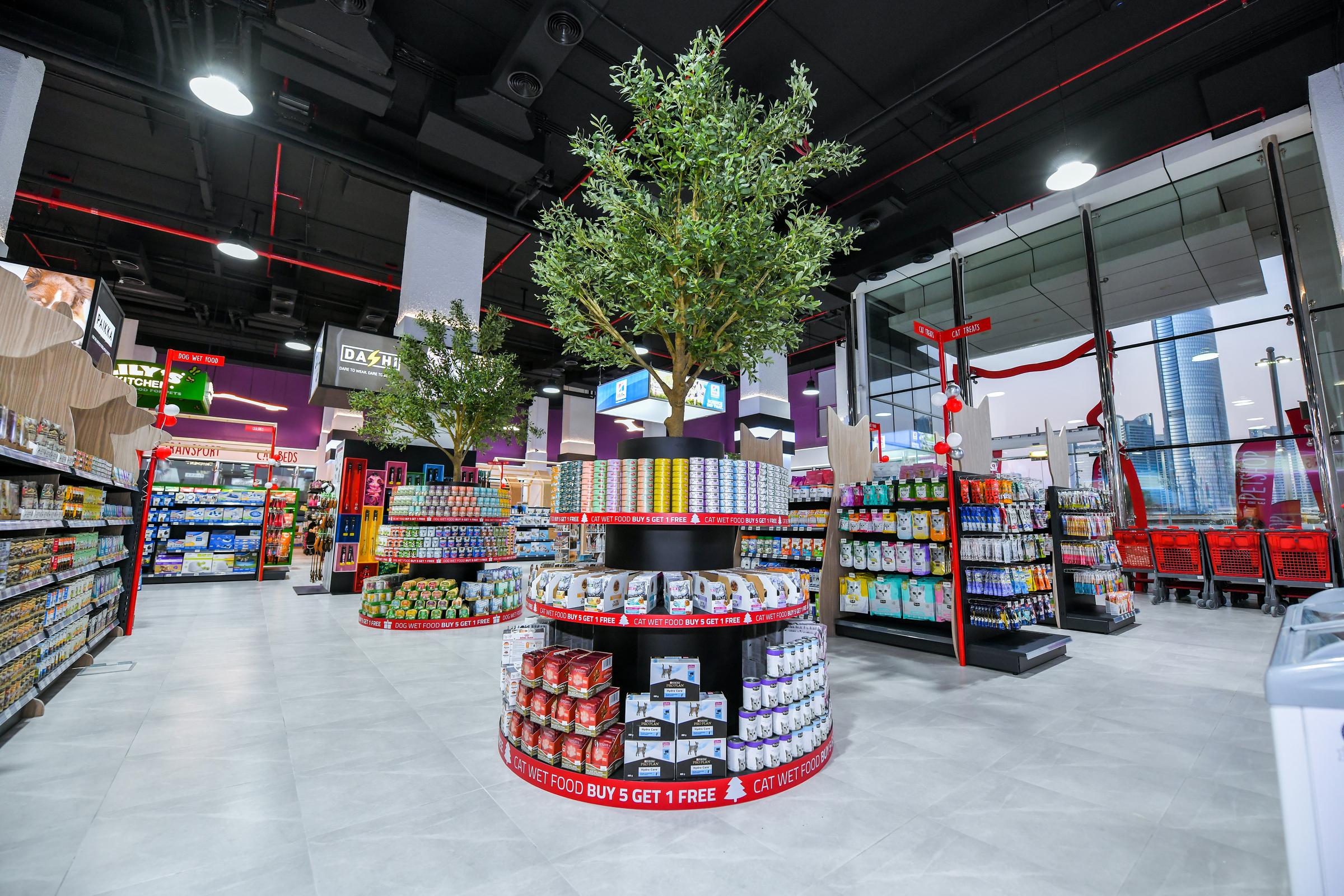 a shop with pet articles 