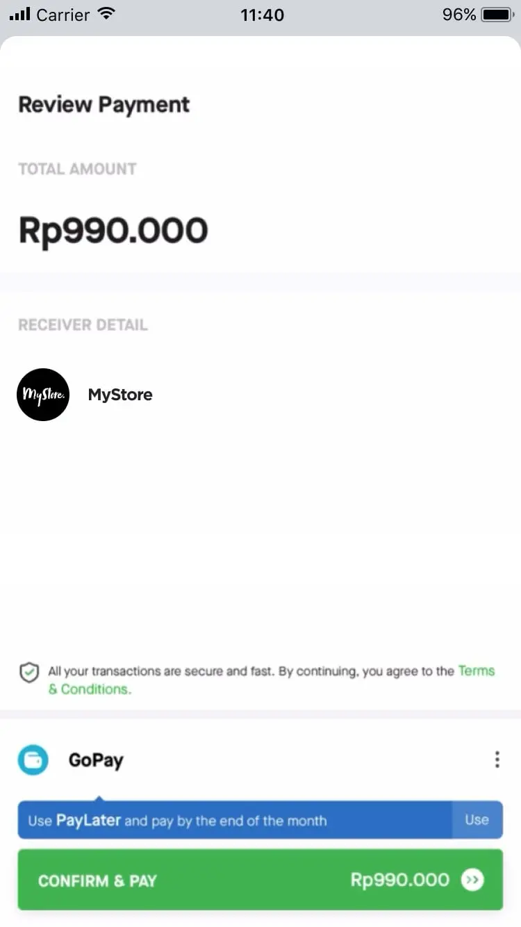 Écran de révision de paiement mobile affichant le montant total, les détails du destinataire et une option de paiement GoPay.