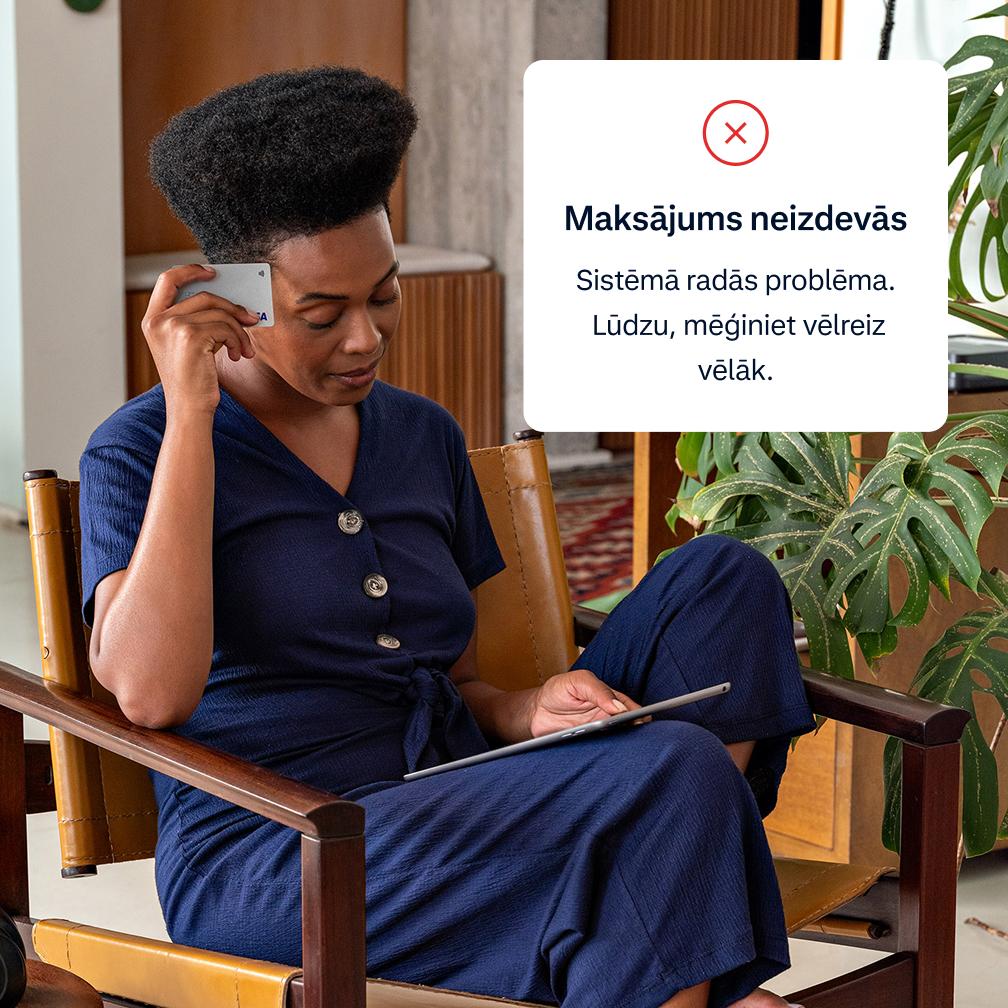 Woman trying to pay and getting a payment failed message