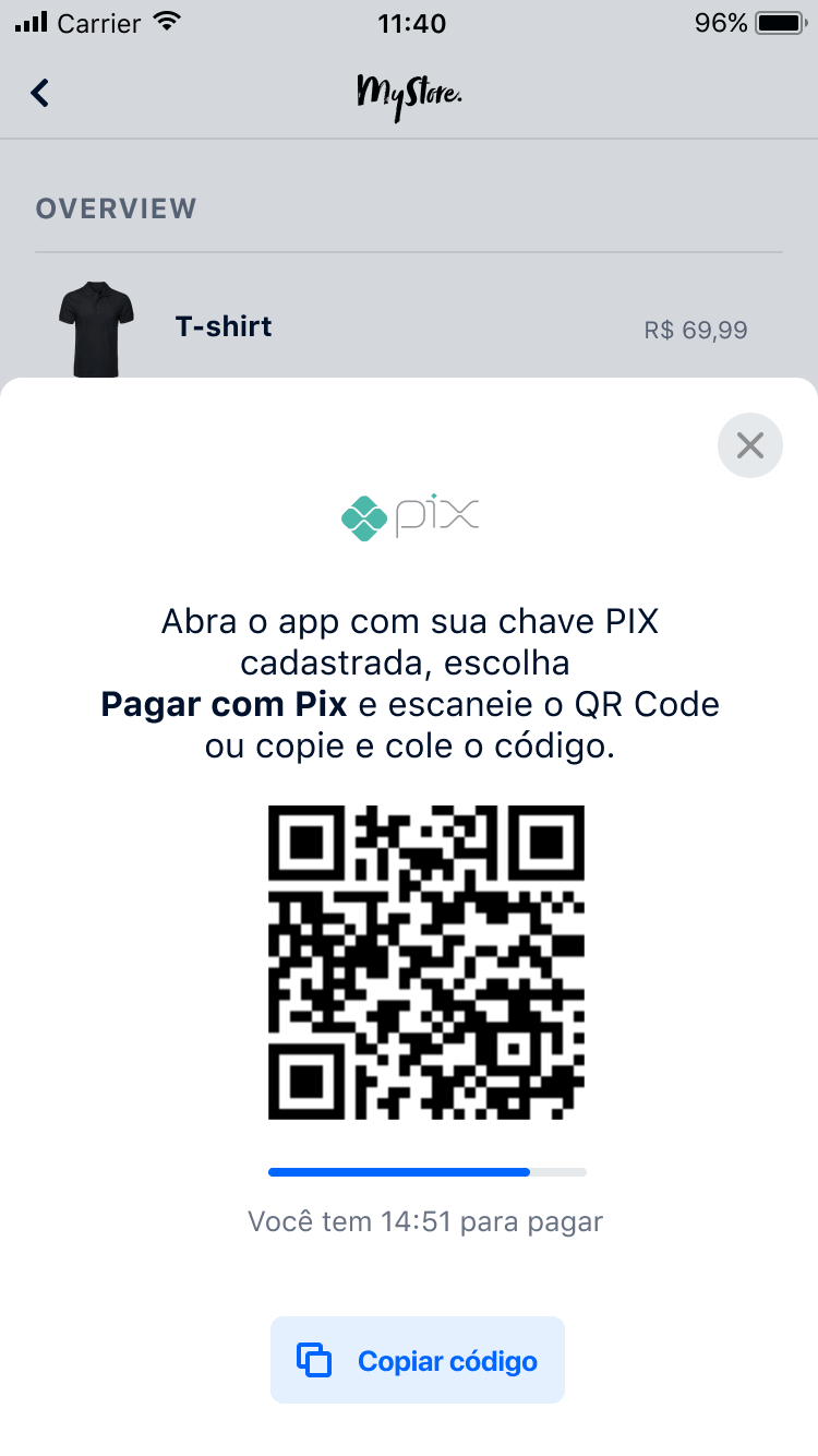 Mobile screen showing Pix payment option with QR code for a T-shirt purchase.